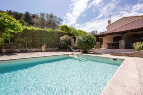 Large Provencal villa with swimming pool in lush greenery LIVE IN CANNES